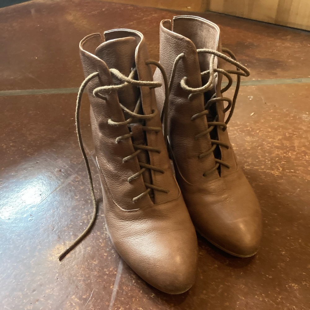 SILENT lace up boots